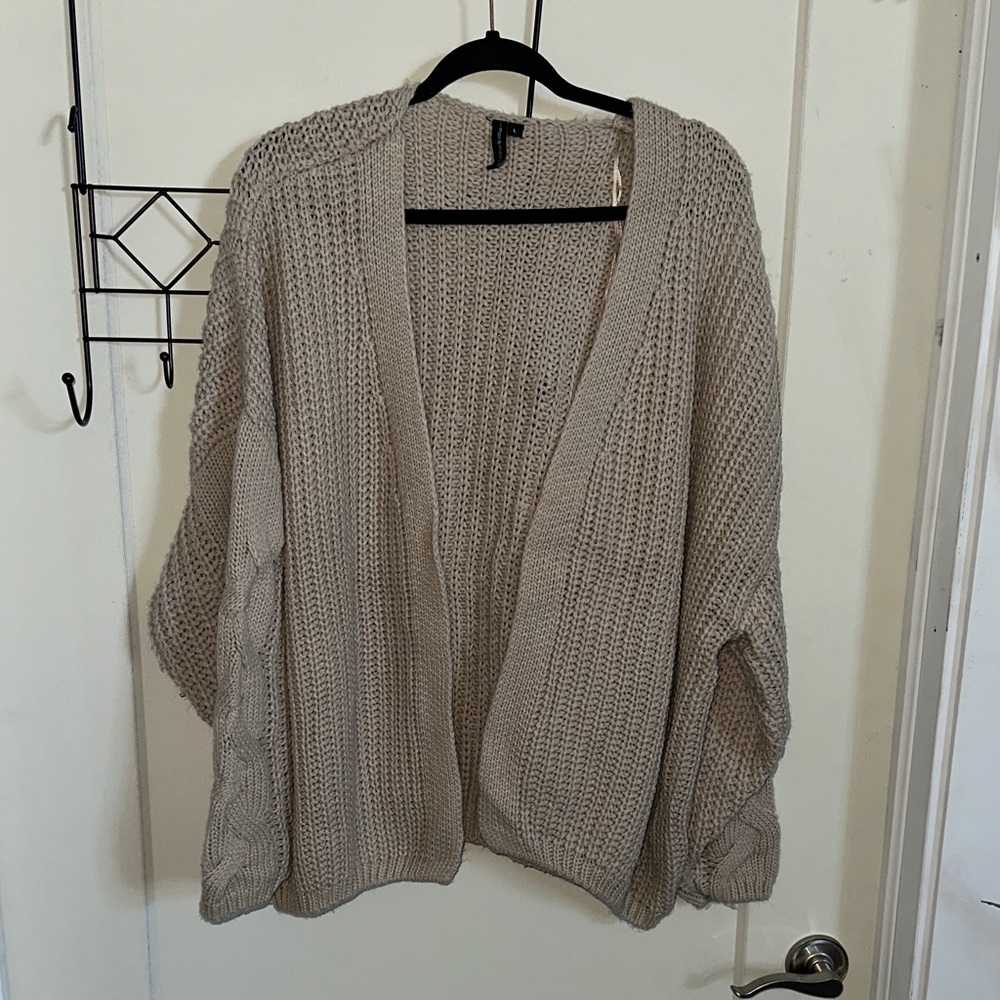 Moon & Madison Beige Women's Cardigan L